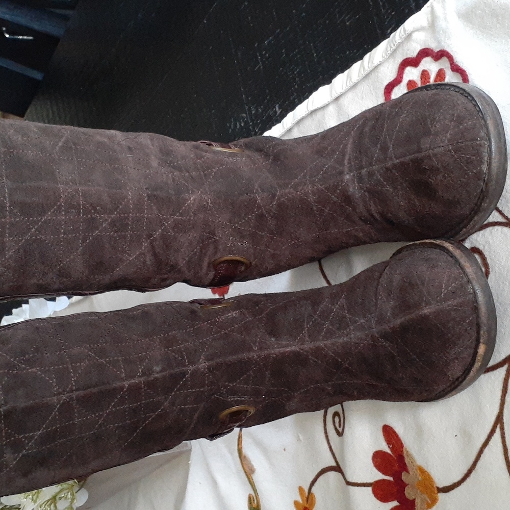 CHRISTIAN DIOR SUEDE BOOTS - Picture 3 of 15